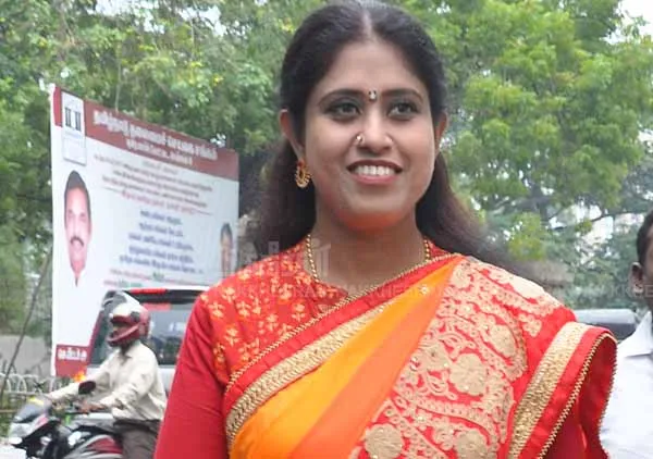 S. Vijayadharani 
